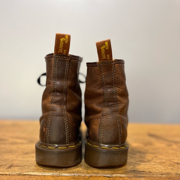 Vintage Dr. Marten Boots - Picture 5 of 9